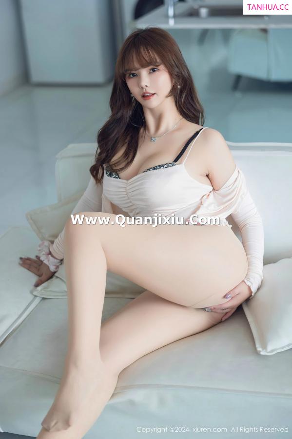 张思允  [XiuRen]高清写真图 2024.04.18 No.8413 张思允Nice 丝袜美腿第45张图片